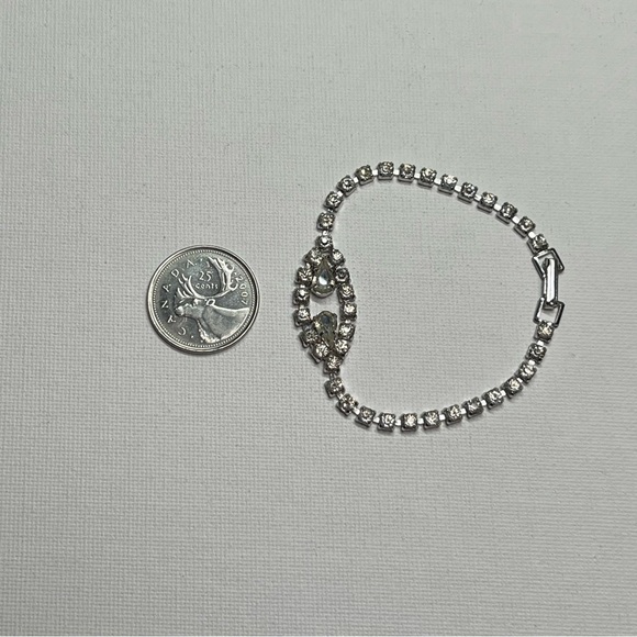 Vintage Silver Tone Rhinestone Bracelet - Picture 9 of 9